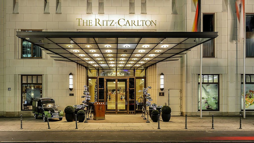 Eingangsbereich Hotel Ritz-Carlton