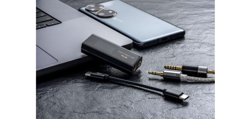 Der kleine Cayin RU6 USB-DAC ist voll mit nützlichen Funktionen