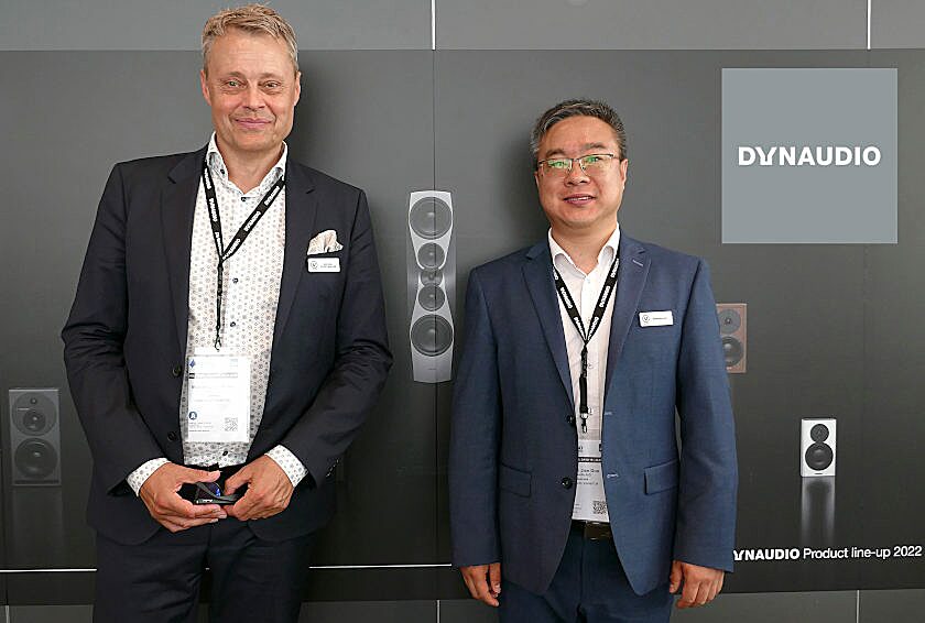 Michael Cordt Møller (VP Sales EMEA, left) and Stephen Guo (CEO, right)