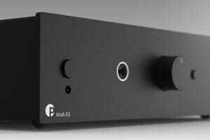 Der Vollverstärker Pro-Ject MaiA S3 in Schwarz